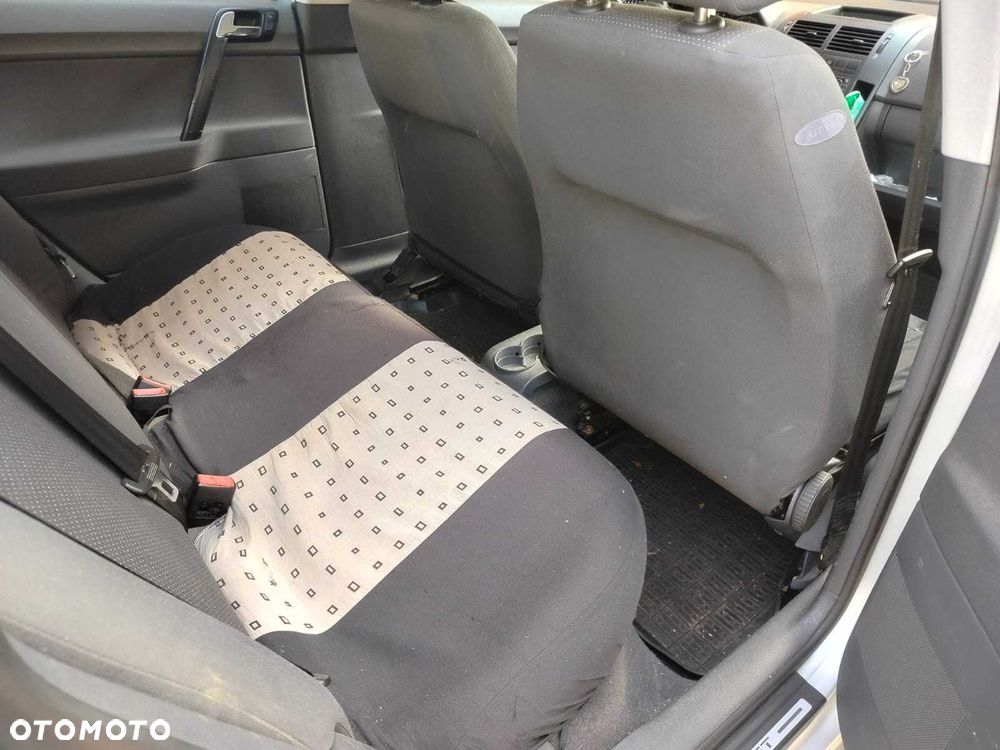 Volkswagen Polo - 5