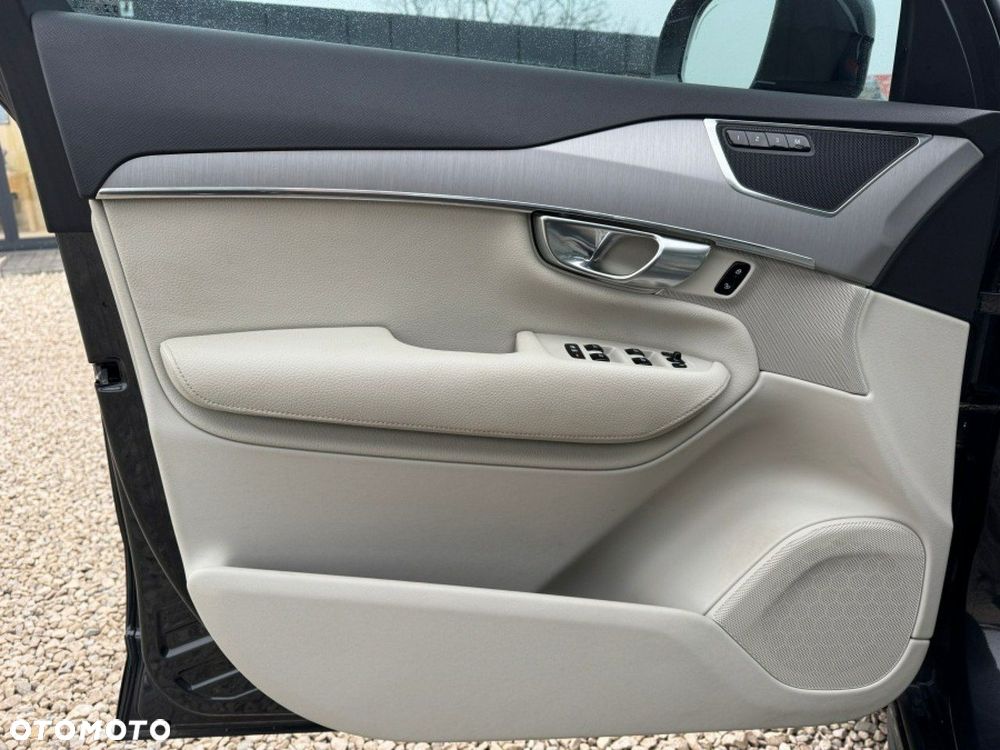 Volvo XC 90 - 17