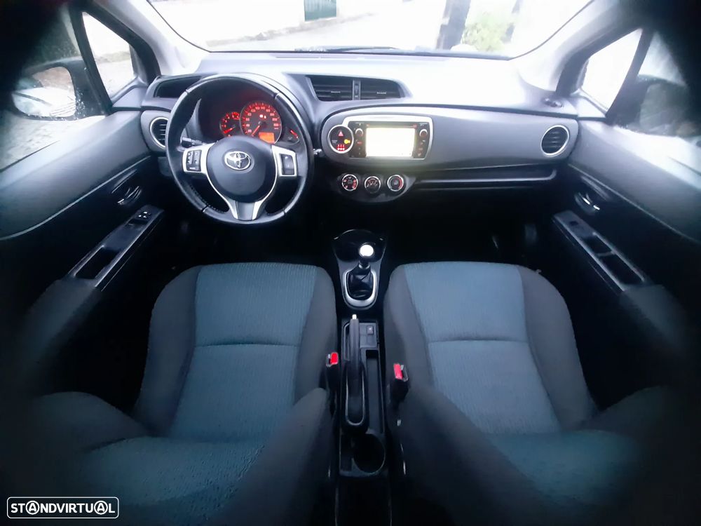 Toyota Yaris 1.4 D-4D Trend+Navi - 13
