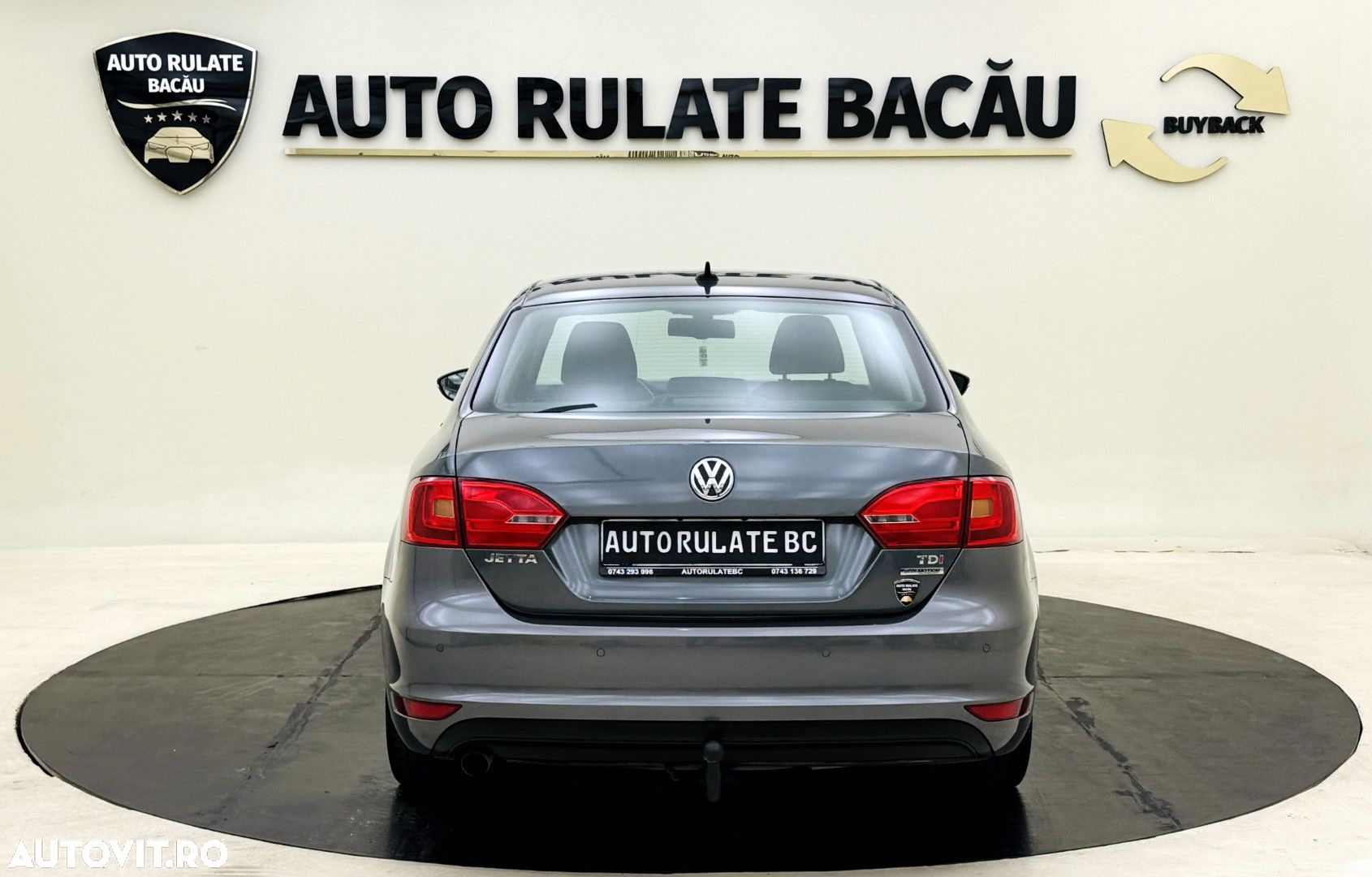 Volkswagen Jetta - 11