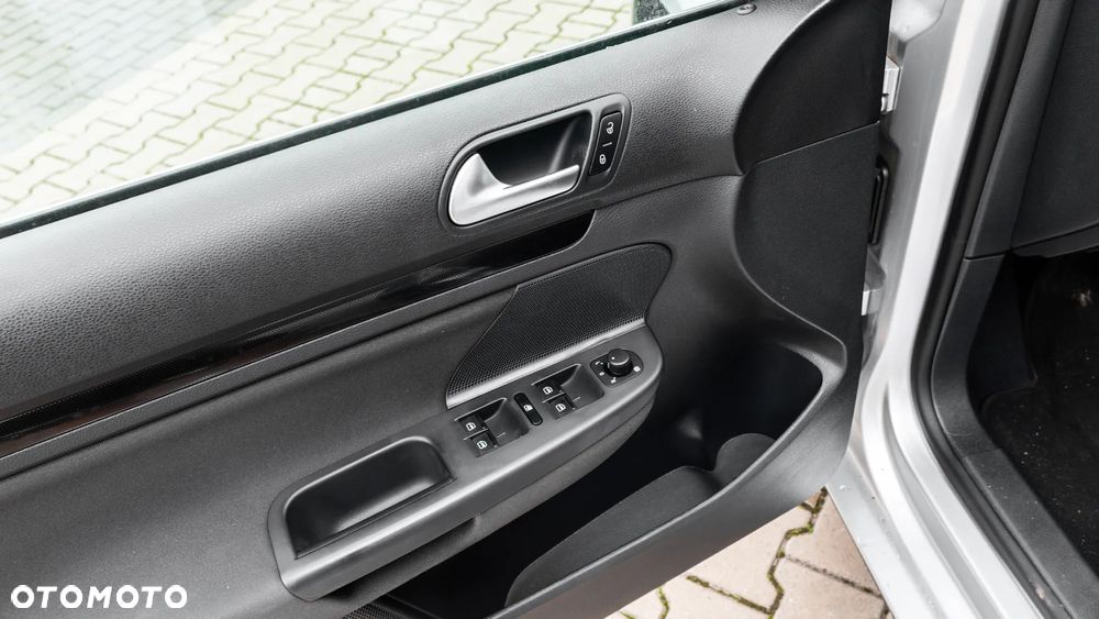 Volkswagen Golf VI 1.6 TDI Comfortline - 14
