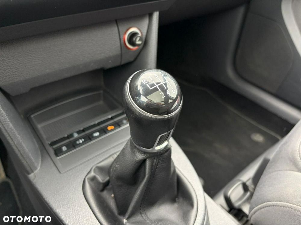 Volkswagen Touran - 16