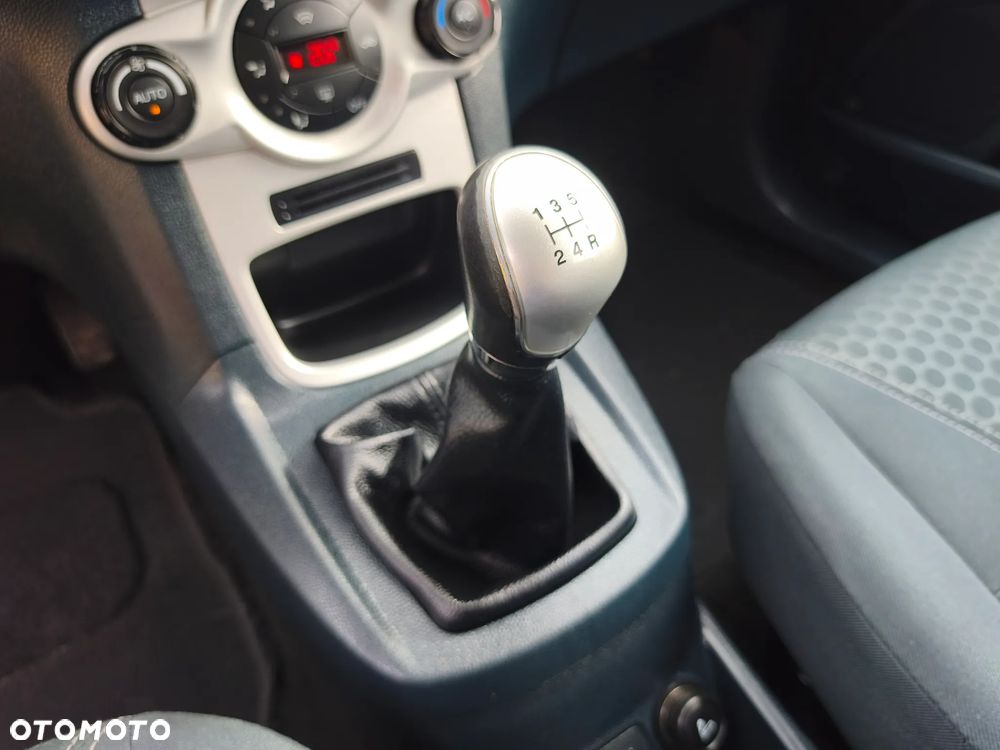 Ford Fiesta 1.25 Titanium - 31