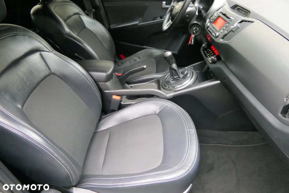 Kia Sportage 2.0 L - 18