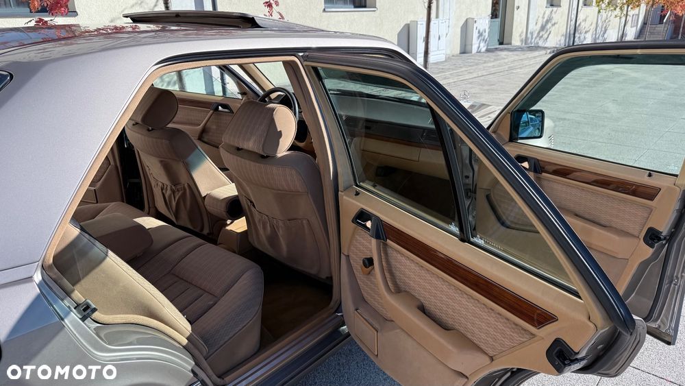 Mercedes-Benz W124 (1984-1993) - 14