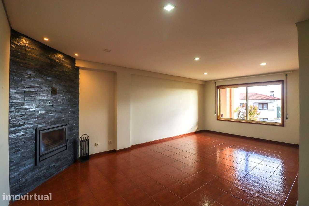 Apartamento T3 com suíte, em Sanguedo - Grande imagem: 2/26
