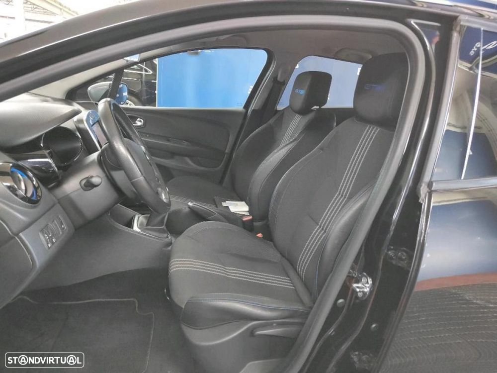 Renault Clio Sport Tourer 1.5 dCi GT Line - 6