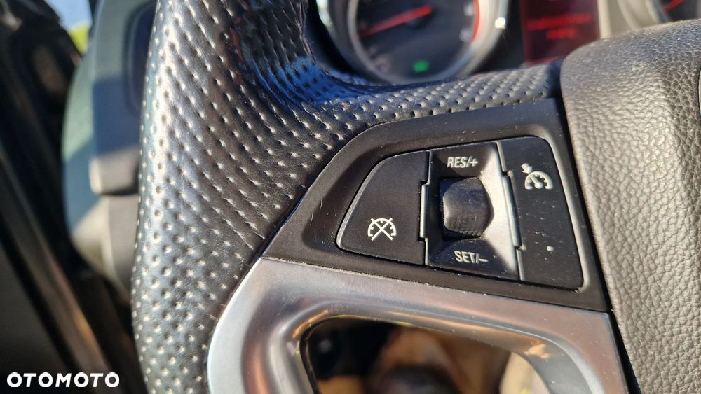 Opel Insignia 2.8 V6 Turbo 4x4 Automatik Cosmo - 11