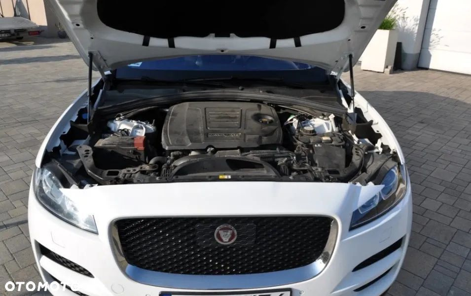 Jaguar F-Pace 2.0 i4P AWD R-Sport - 12