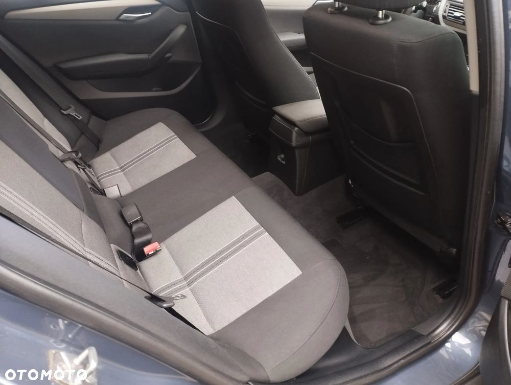 BMW X1 sDrive18i - 10