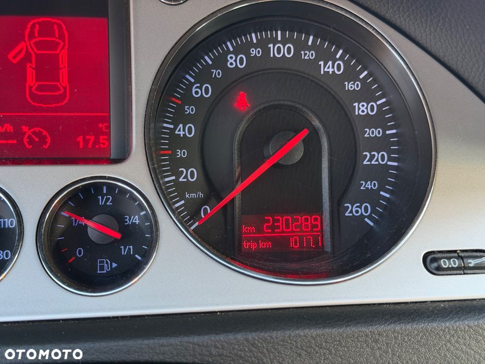 Volkswagen Passat - 25