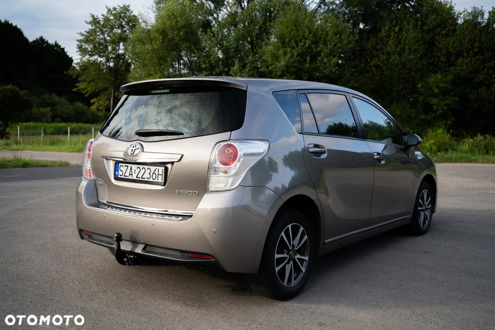 Toyota Verso 1.6 D-4D 5-Sitzer Start/Stop Skyview Edition - 6