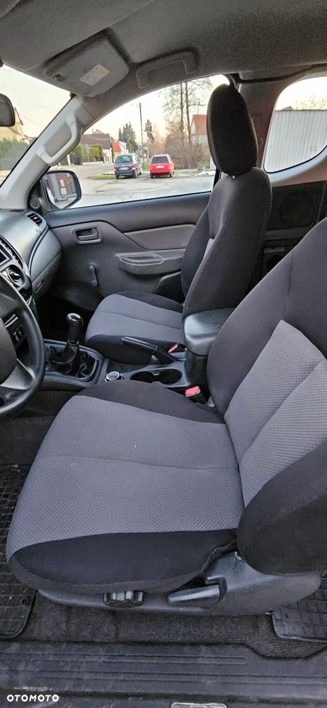 Mitsubishi L200 - 12