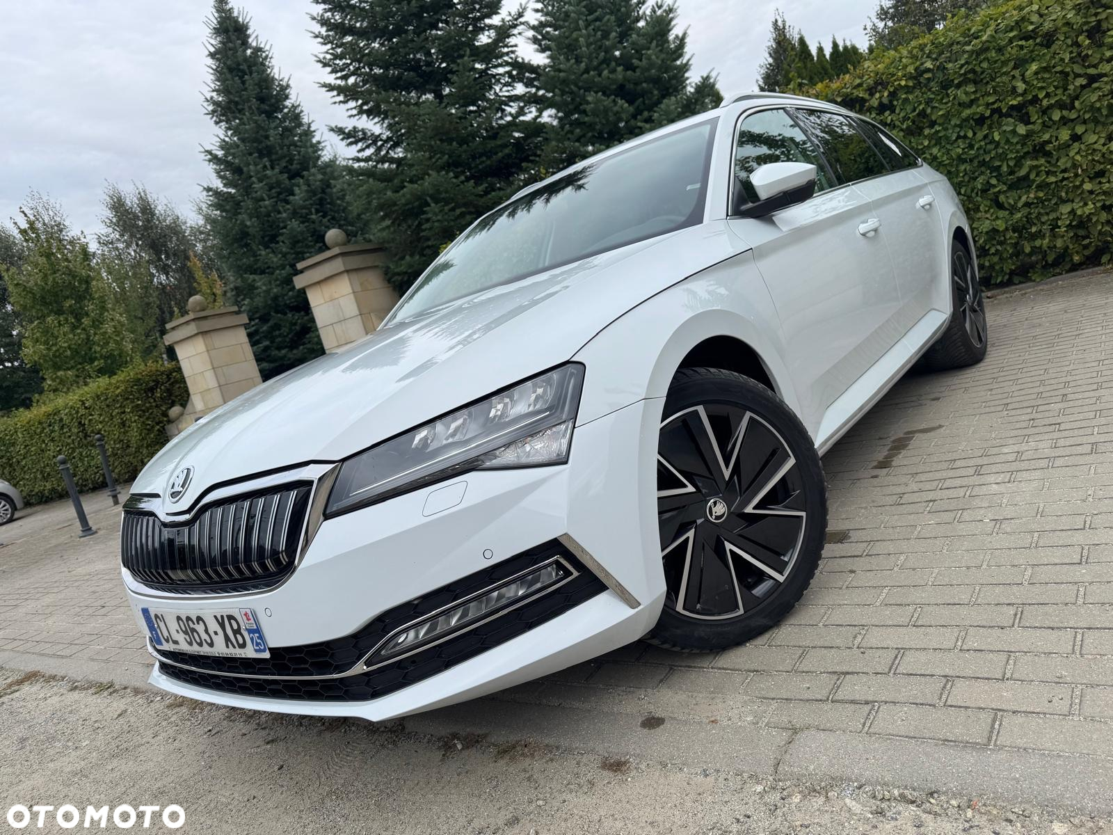 Skoda Superb 1.4 TSI Plug-In Hybrid Sportline DSG - 2