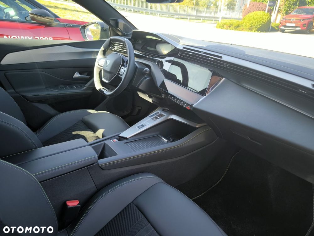 Peugeot 408 1.2 PureTech mHEV GT S&S e-DCS6 - 8
