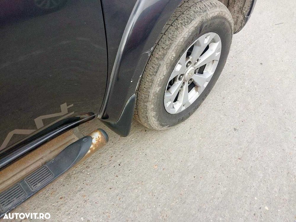 Dezmembrez Mitsubishi L200 2.5 Diesel 2012 - 11