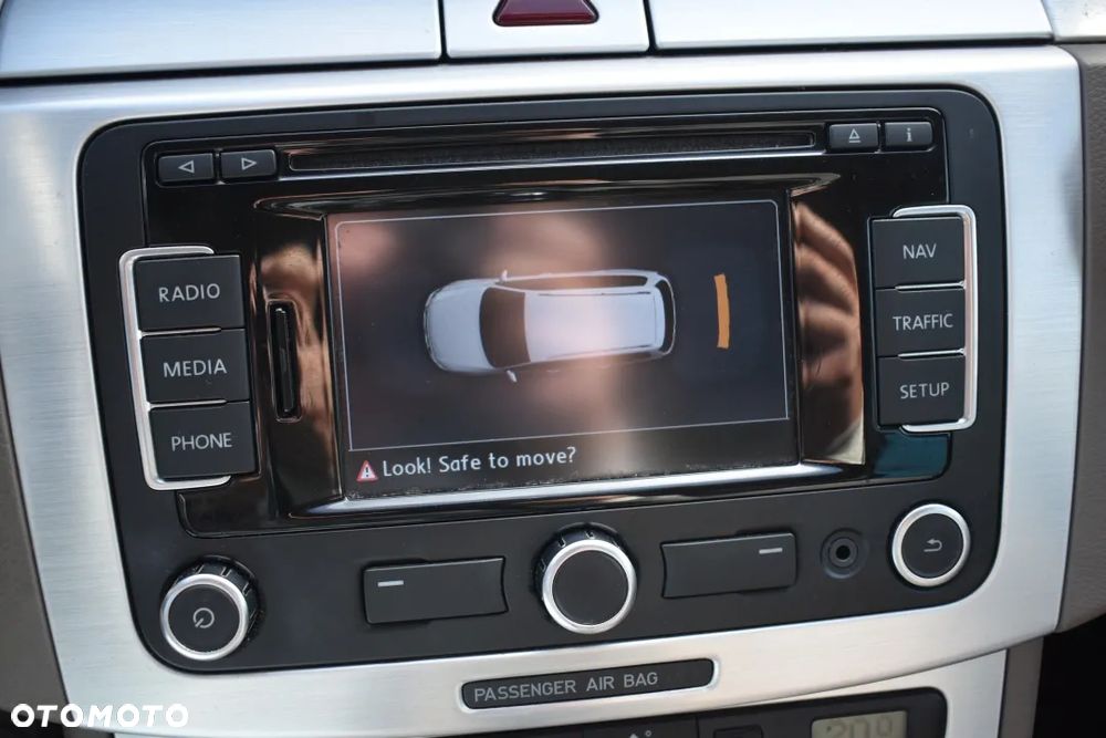 Volkswagen Passat - 21