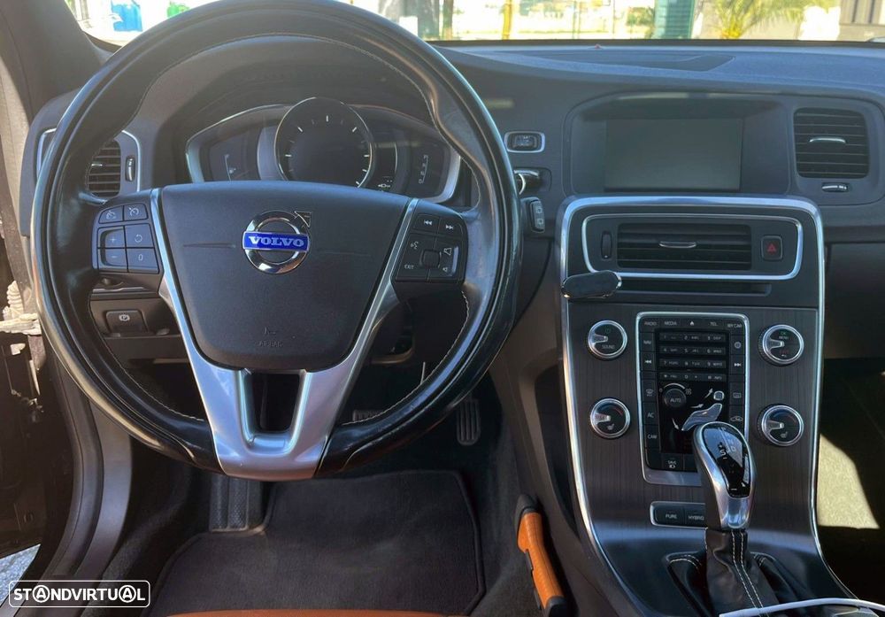 Volvo V60 D6 Twin Engine Geartronic RDesign - 12