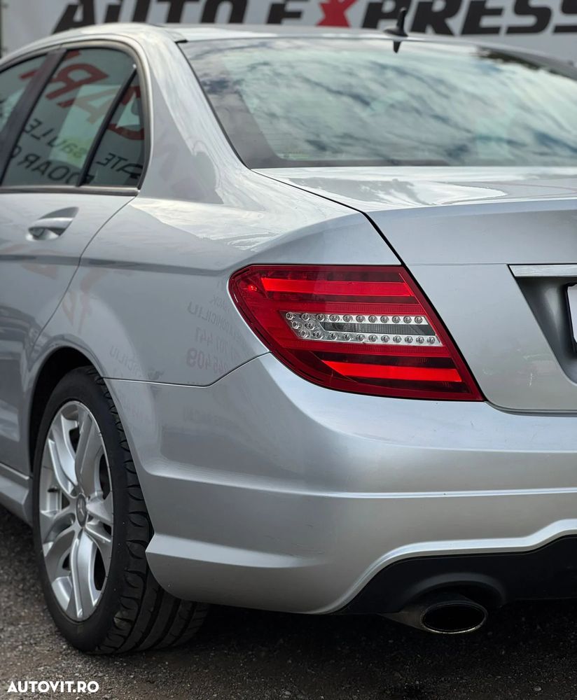 Mercedes-Benz C 180 T CGI BlueEFFICIENCY - 20