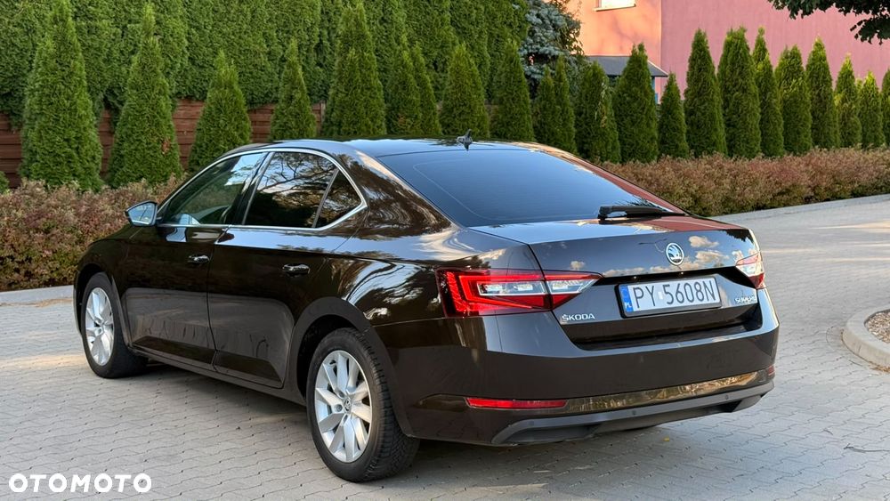 Skoda Superb 2.0 TDI Style - 26