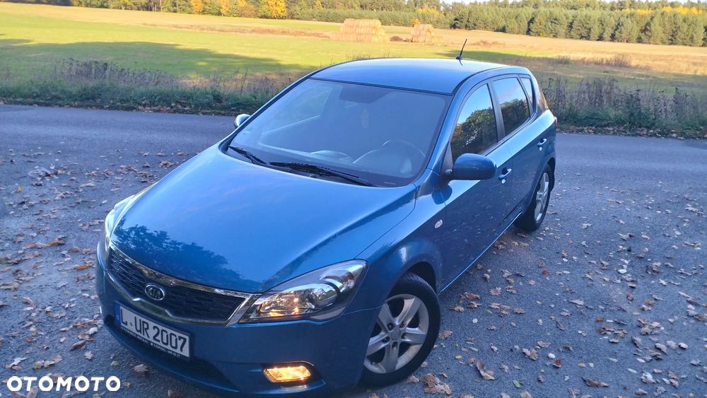 Kia Ceed - 4