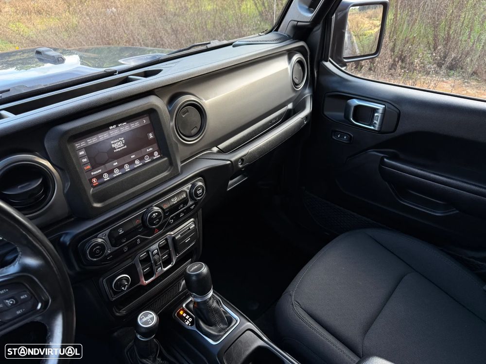 Jeep Gladiator 3.0V6 MultiJet AWD Auto Overland - 13