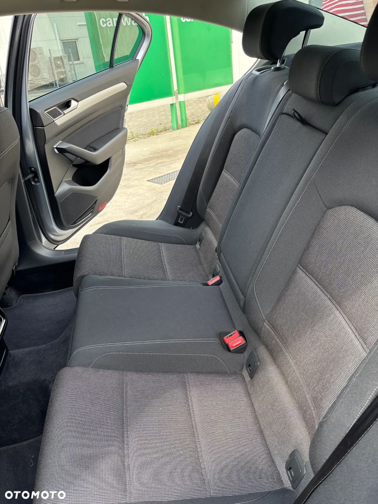 Volkswagen Passat 2.0 TDI BMT Comfortline - 10