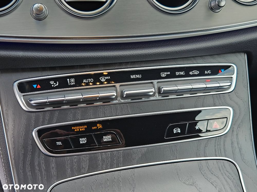 Mercedes-Benz Klasa E 220 d 4-Matic AMG - 31