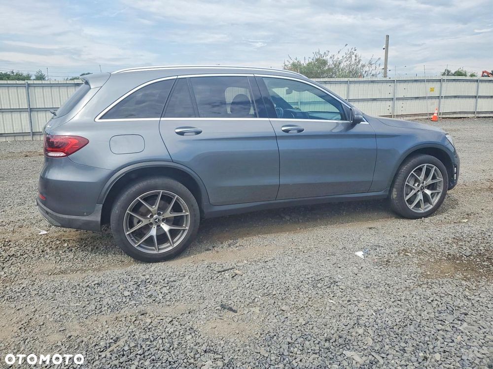Mercedes-Benz GLC 300 4Matic 9G-TRONIC - 4