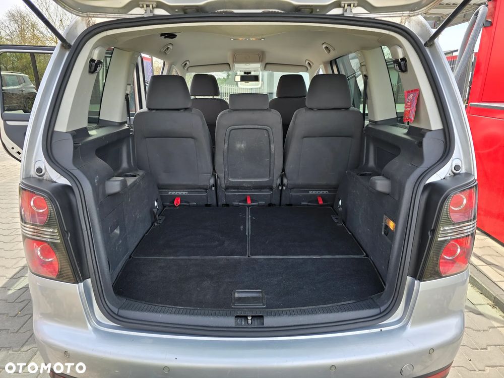 Volkswagen Touran 1.9 TDI Highline - 15