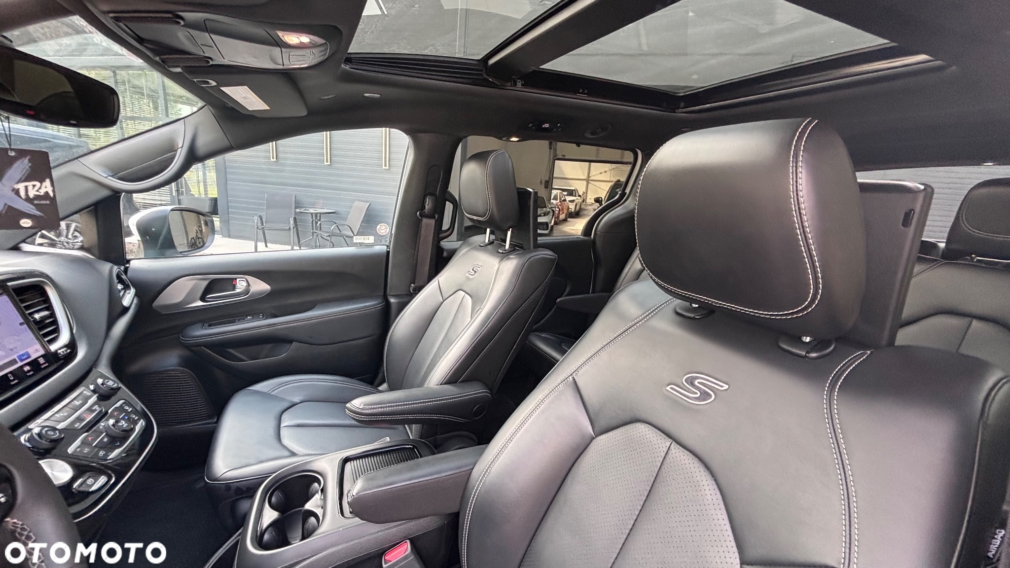 Chrysler Pacifica - 15