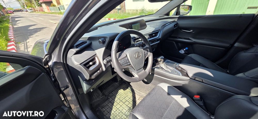 Lexus UX 200 - 8