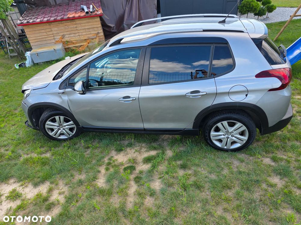 Peugeot 2008 BlueHDi 100 STOP & START Signature - 33