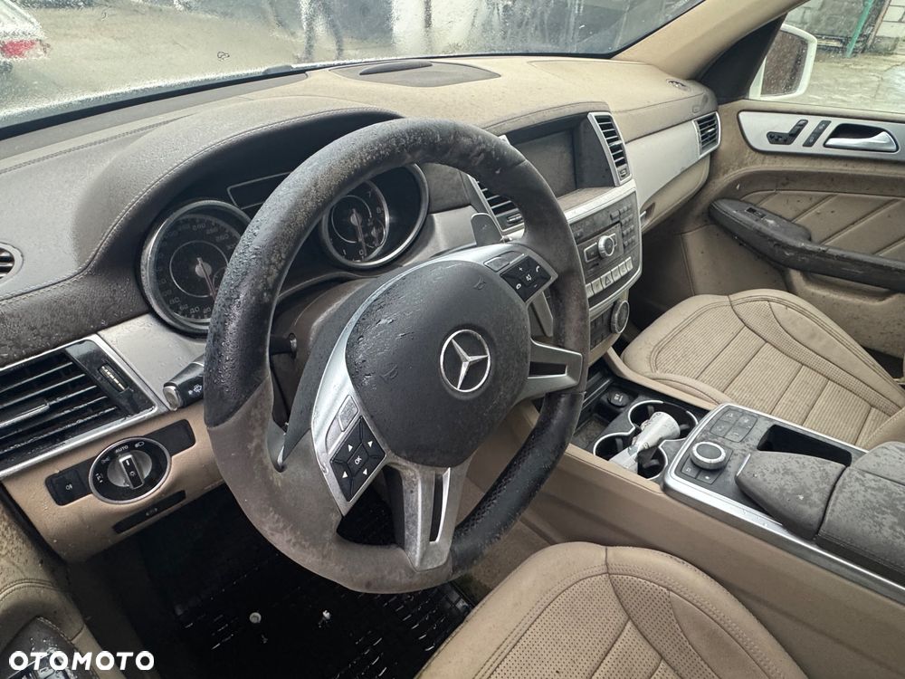 Mercedes-Benz ML - 15