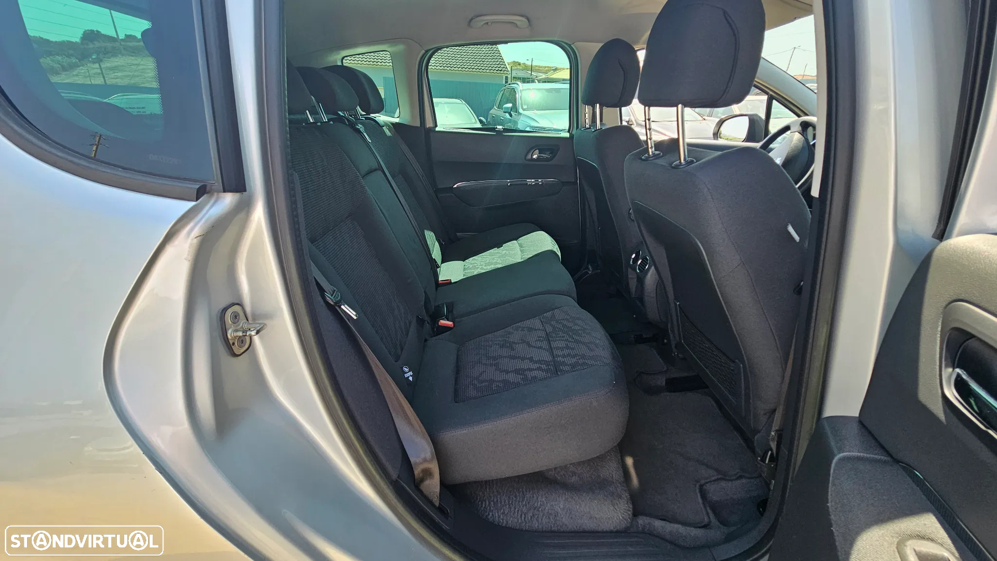 Peugeot 3008 1.6 HDi Executive CMP6 - 29