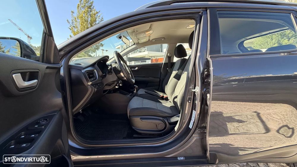 Kia Stonic 1.0 T-GDI OPF Mild Hybrid Nightline Edition — fotografia 8