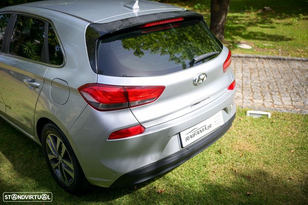 Hyundai i30 1.6 CRDI STyle+Navi - 17