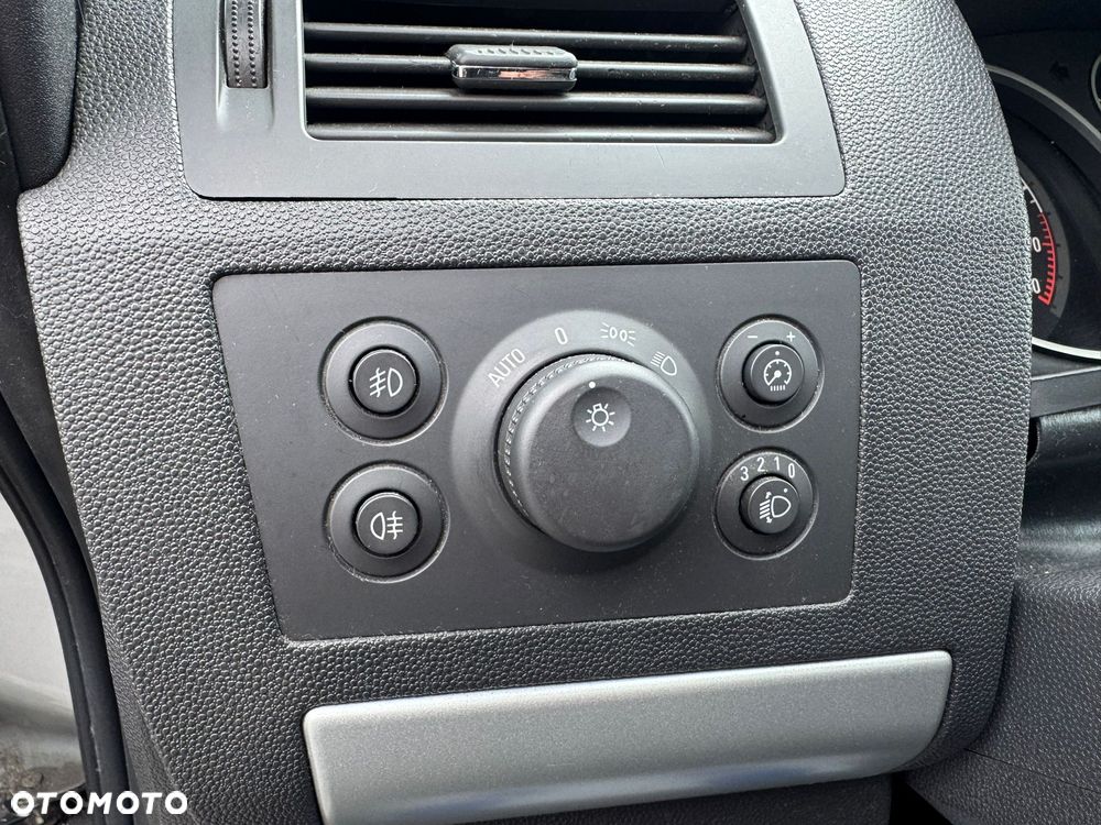 Opel Zafira 1.6 111 - 13