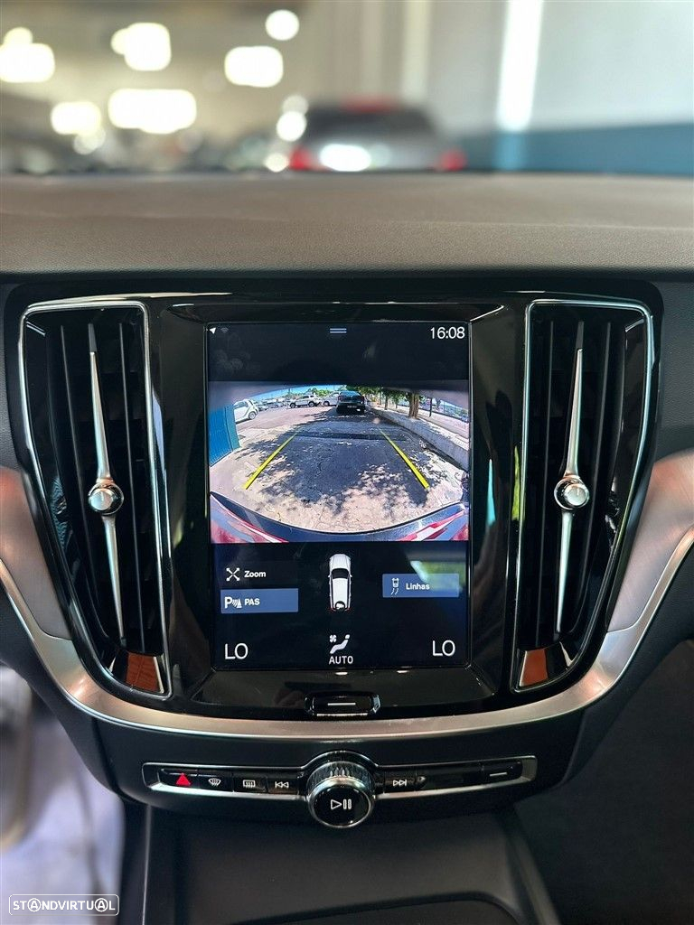 Volvo V60 2.0 D3 Momentum Geartronic - 14