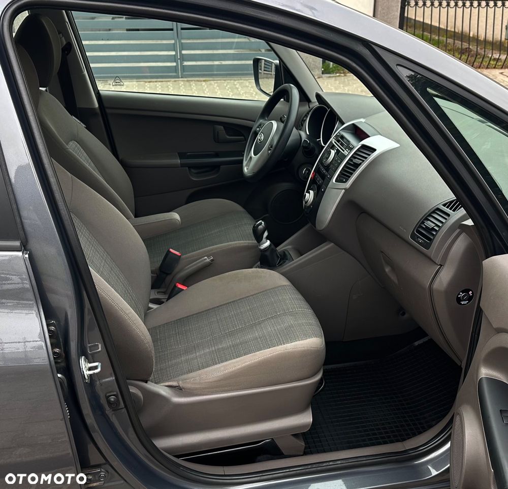 Kia Venga 1.6 M - 13