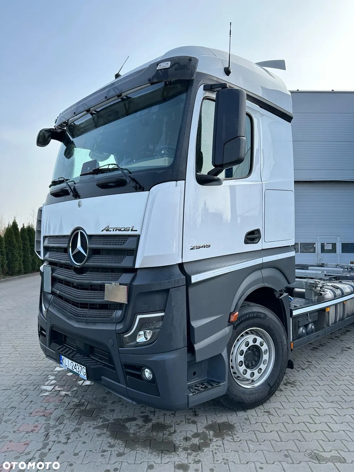 Mercedes-Benz 2545 - 7