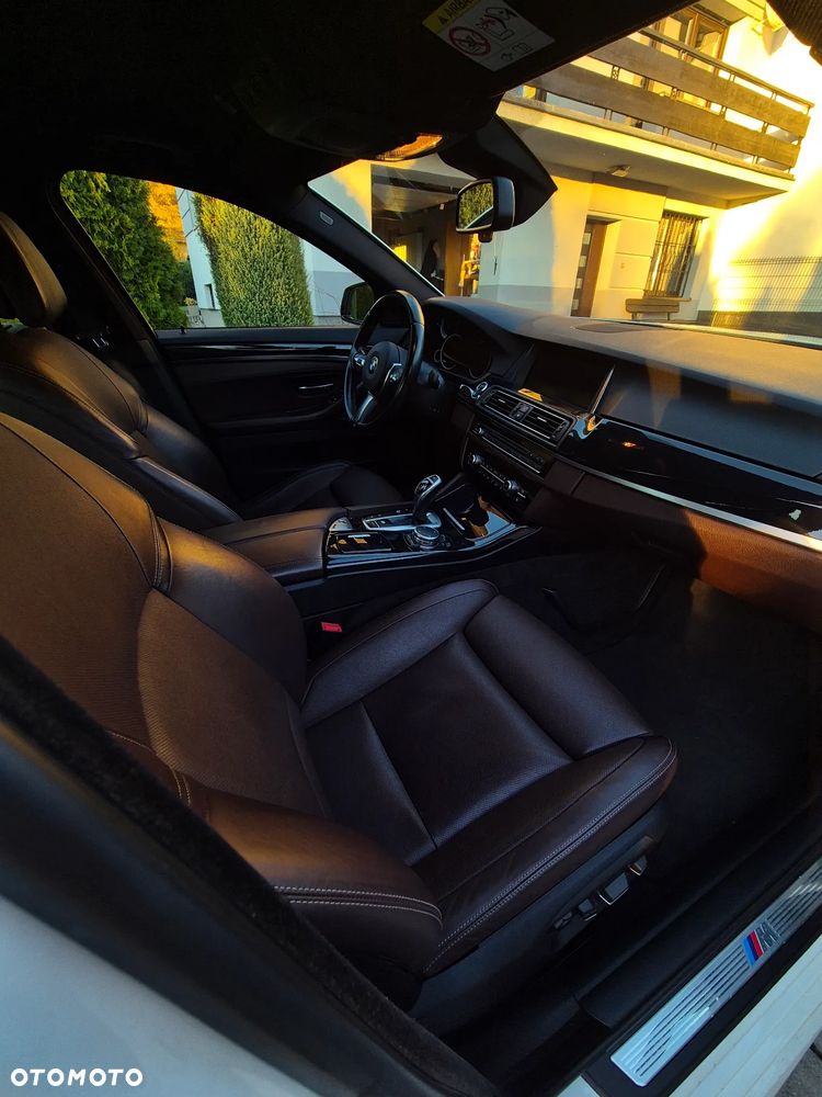 BMW Seria 5 528i xDrive - 12