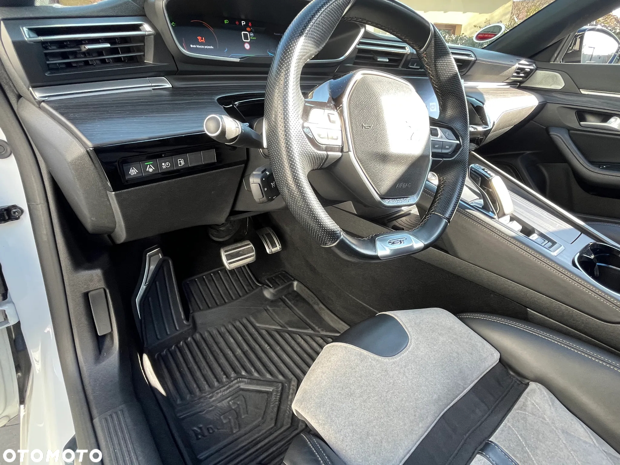 Peugeot 508 SW Plug-In Hybrid 225 e-EAT8 GT - 25