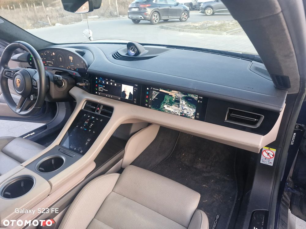 Porsche Taycan Turbo S - 20