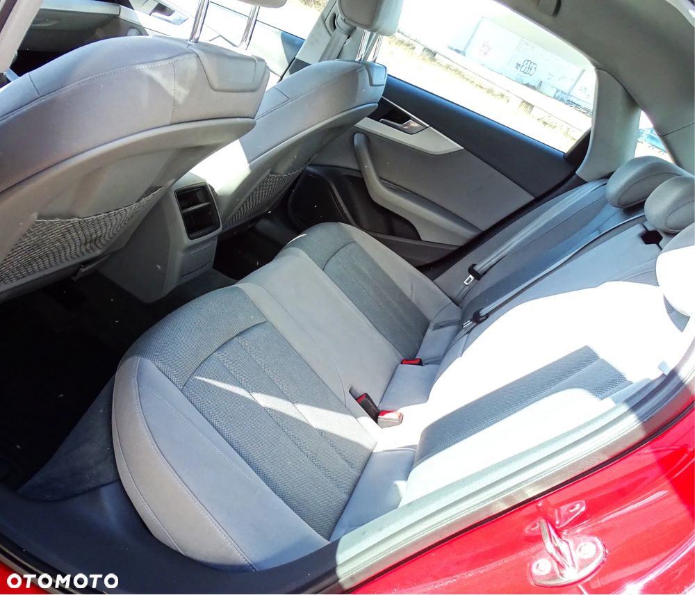 Audi A4 Limousine 2.0 TDI Design - 11