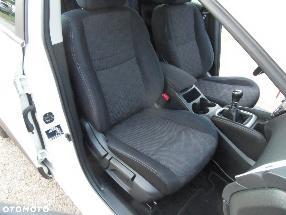 Nissan Qashqai 1.5 dCi DPF acenta - 15