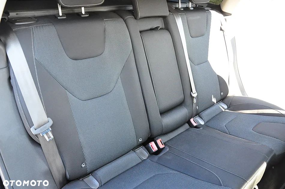 Ford Mondeo 2.0 TDCi Trend PowerShift - 23