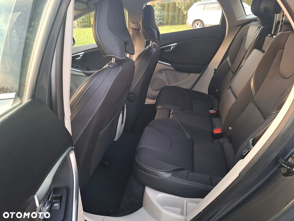 Volvo V40 - 16