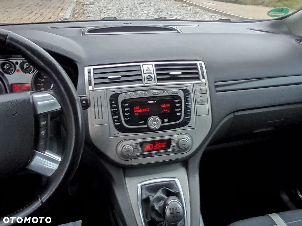 Ford Kuga 2.0 TDCi 2x4 Titanium - 27