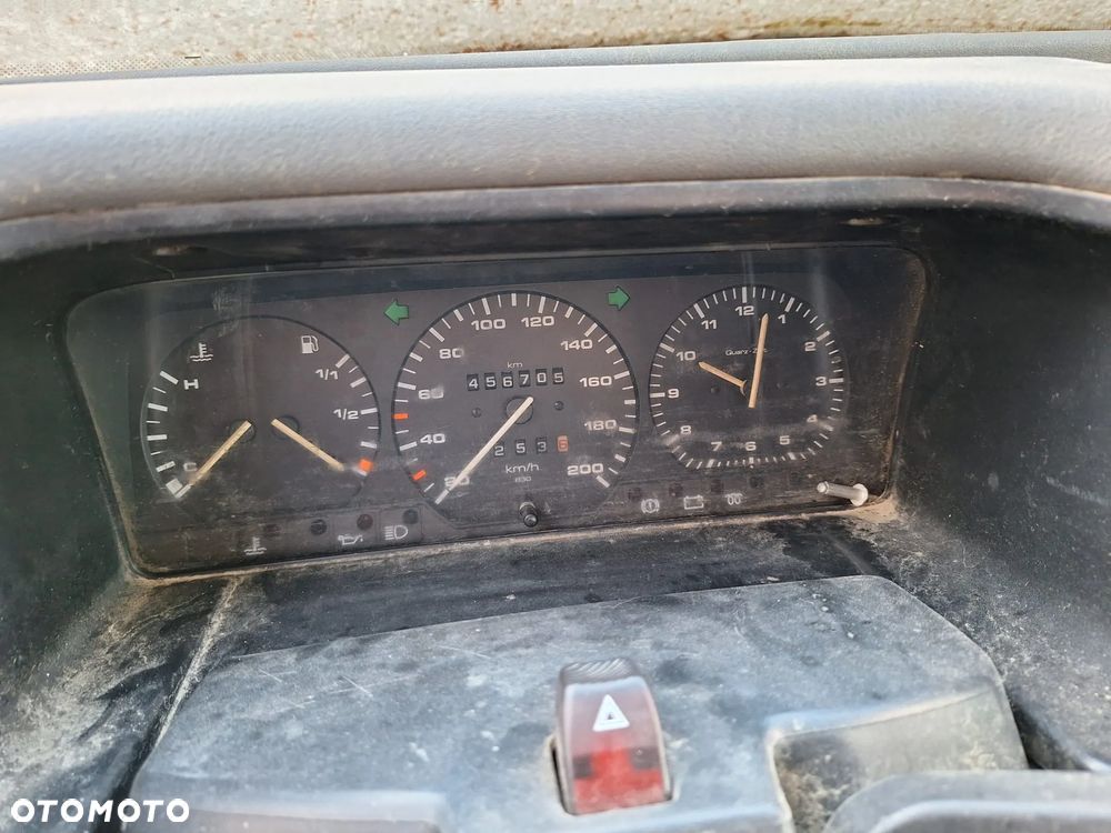 Volkswagen Caravelle - 7